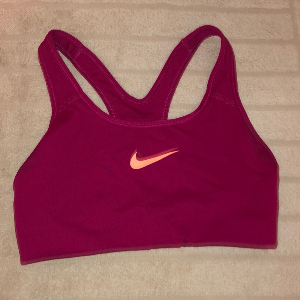 Nike Woman’s Sports Bra (Small)
